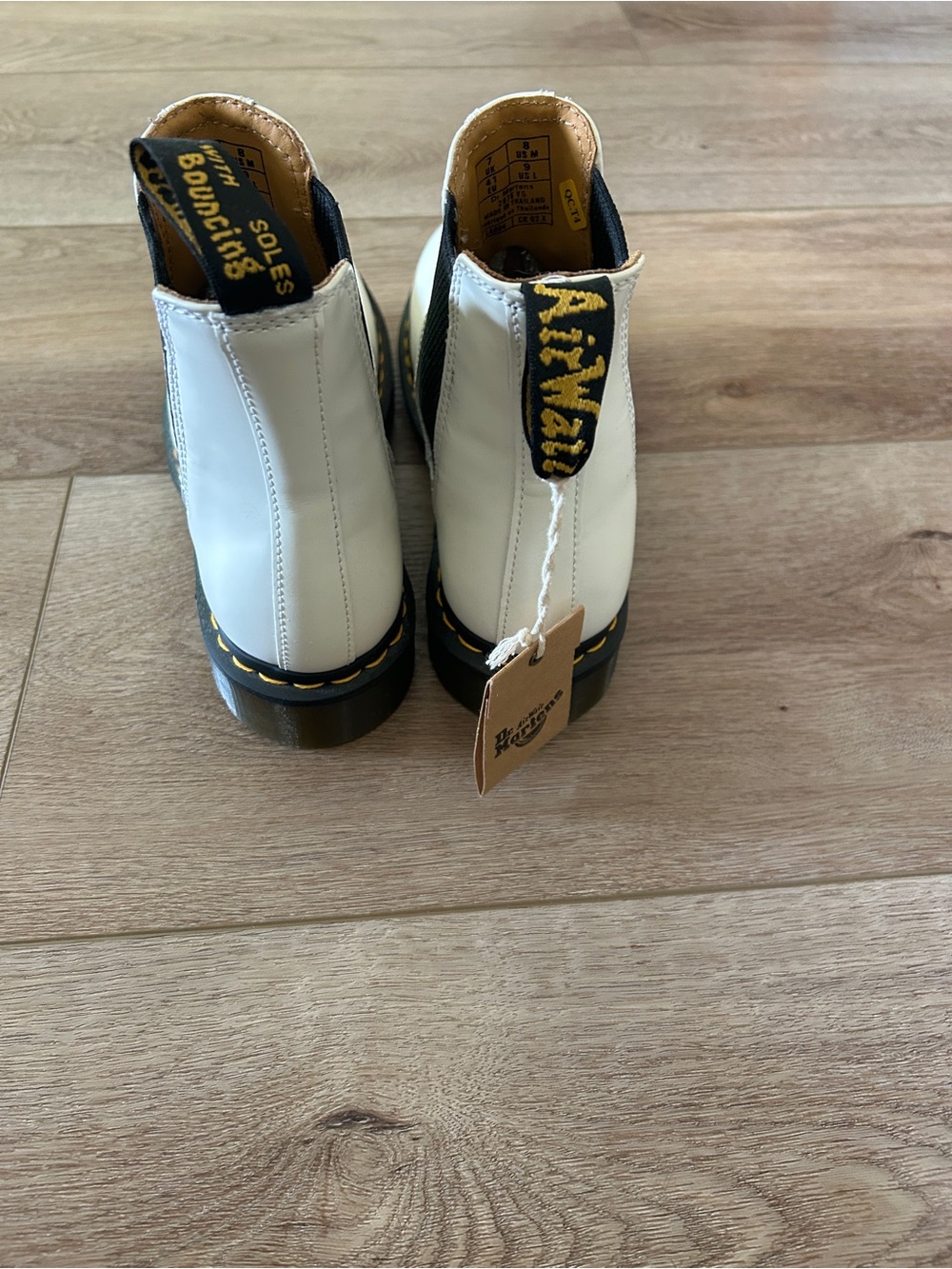 New Dr. Martens White leather Chelsea Boots Black Elastic slip on chunky sole - Picture 3 of 5